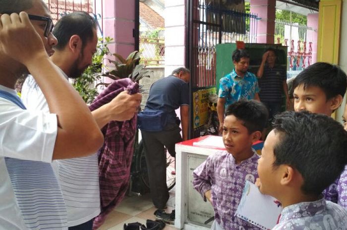 Suasana pasca salat Jumat skuat Persib Bandung di Solo