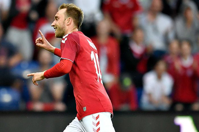 Gelandang timnas Denmark, Christian Eriksen, melakukan selebrasi seusai membobol gawang Meksiko dalam laga uji coba di Brondby, Denmark, pada 9 Juni 2018.