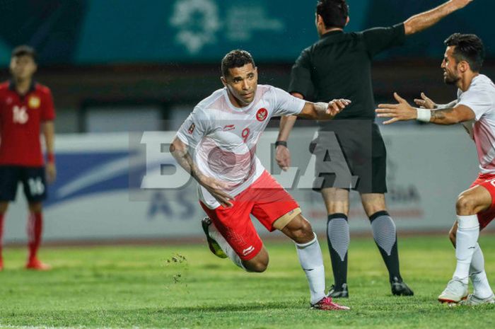  Selebrasi penyerang tim nasional U-23 Indonesia, Alberto Goncalves, seusai mencetak gol ke gawang Laos.