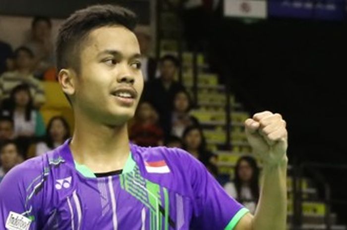 Tunggal putra Indonesia, Anthony Sinisuka Ginting, merayakan kemenangan atas Kazumasa Sakai (Jepang), Jumat (20/11/2015).