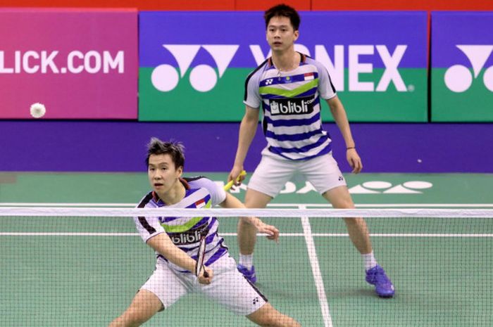 Aksi Marcus Fernaldi Gideon/Kevin Sanjaya Sukamuljo saat tampil pada babak perempat final Hong Kong Open 2018, Kamis (15/11/2018).