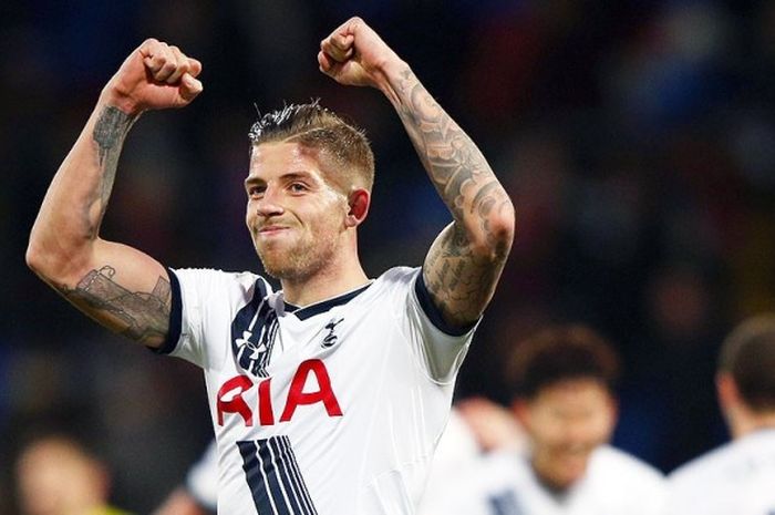 Toby Alderweireld saat meperkuat Tottenham Hotspurs