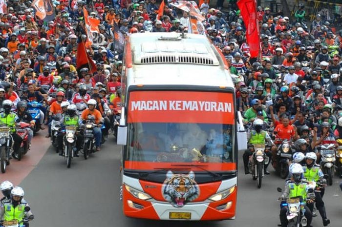 Pawai kemenangan Persija Jakarta di Piala Presiden 2018