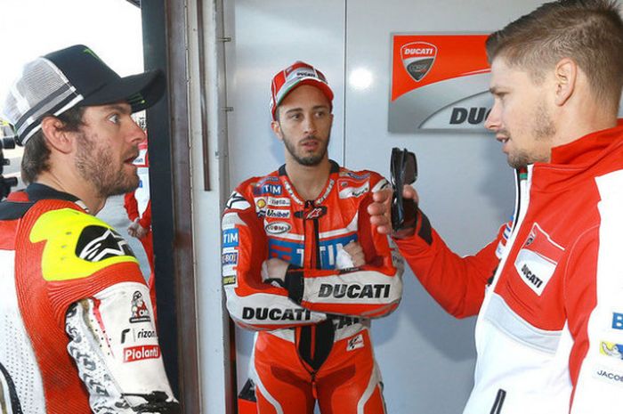 Cal Crutchlow, Andrea Dovizioso, dan Casey Stoner, saat tes pramusim Valencia tahun 2016.