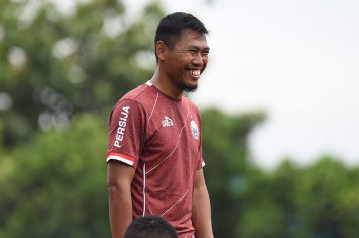 Eks pemain Persib Bandung, Tony Sucipto, resmi menjadi rekrutan anyar Persija Jakarta pada Jumat (18/1/2019).