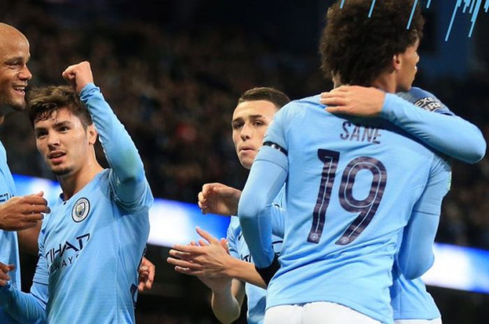 Penyerang Manchester City, Brahim Diaz (kedua dari kiri), merayakan gol yang dicetak ke gawang Fulham dalam laga babak 16 besar Piala Liga Inggris di Stadion Etihad, Manchester pada 1 November 2018.