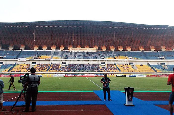 Stadion Gelora Bandung Lautan Api, Kab. Bandung.