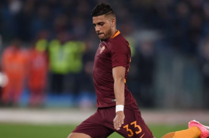 Aksi Emerson Palmieri dalam partai AS Roma kontra Lazio pada semifinal Coppa Italia di Stadio Olimpico, Roma, 4 April 2017.