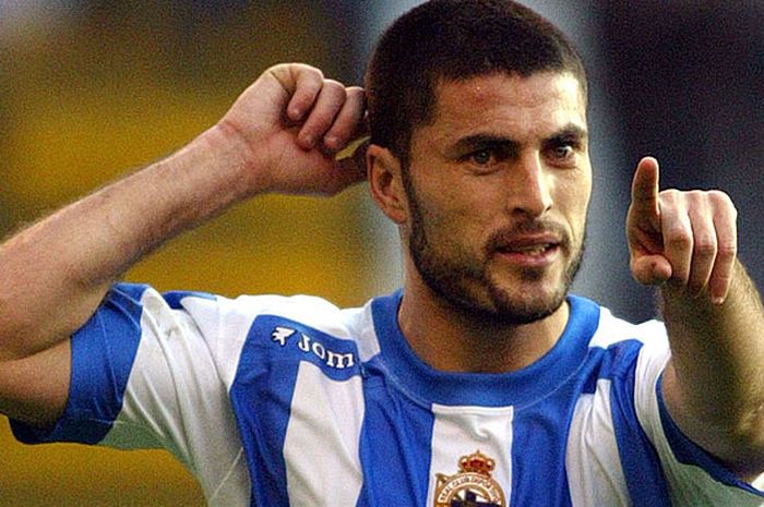 Penyerang Deportivo La Coruna, Diego Tristan, melakukan selebrasi seusai mencetak gol ke gawang Mallorca dalam laga lanjutan Liga Spanyol 2017-2018 di Stadion Riazor, Coruna, pada 22 Januari 2006.