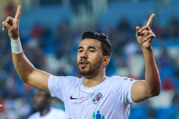 Seleberasi Mahmoud Trezeguet Hassan usai mencetak gol bagi Kasimpasa pada lanjutan Liga Turki