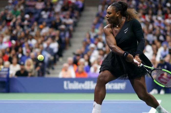 Petenis putri Amerika Serikat, Serena Williams, ketika tampil di final US Open 2018 pada Minggu (9/9/2018) di Arthus Ashe Stadium, New York, Amerika Serikat.