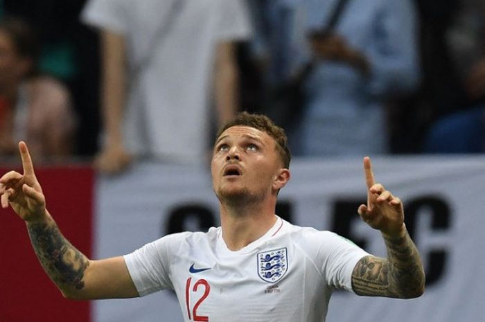 Bek sayap Inggris, Kieran Trippier, merayakan golnya ke gawang Kroasia dalam pertandingan semifinal Piala Dunia 2018, Rabu (11/7/2018)  di Luzhniki Stadium, Moskow.