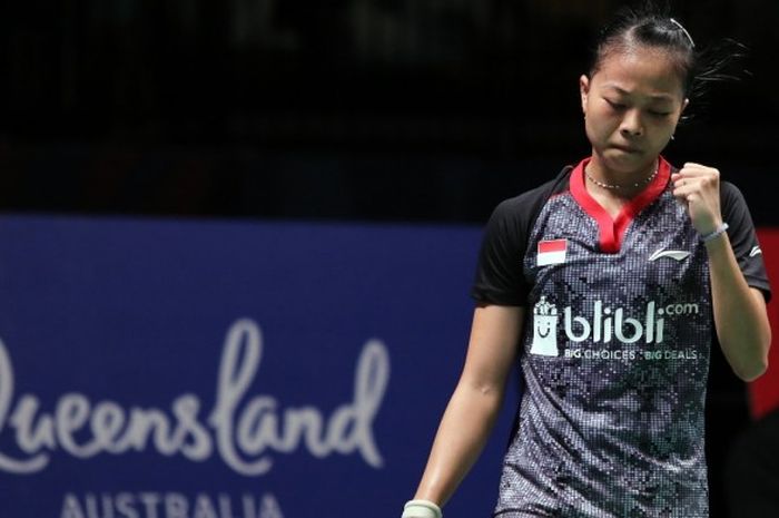 Pebulu tangkis tunggal putri nasional, Fitriani, bereaksi saat memenangi poin atas Mia Blichfeldt (Denmark) pada laga partai keempat babak penyisihan grup 1D Piala Sudirman di Carrara Indoor Sports Stadium, Gold Coast, Australia, Rabu (24/5/2017). Fitriani menang dengan skor 22-24, 21-15, 21-14.