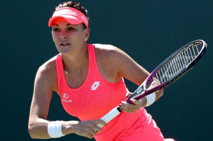 Petenis Polandia, Agniezka Radwanska, saat bertanding pada babak 32 besar Miami Open 2018 kontra Simona Halep pada Sasbtu (24/3/2018).