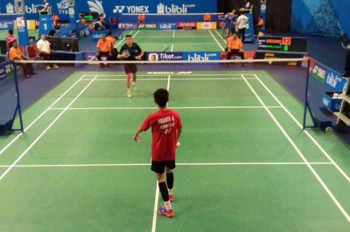 Suasana pertandingan Albero Alvin Yulianto (merah) dan Cristian Savin (hitam) pada ajang WJC 2017, Rabu (18/10/2017).