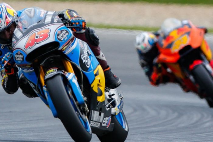 Pebalap EG 0,0 Marc VDS asal Australia, Jack Miller (depan), memacu motornya pada balapan GP Ceska di Sirkuit Brno, Minggu (6/8/2017).