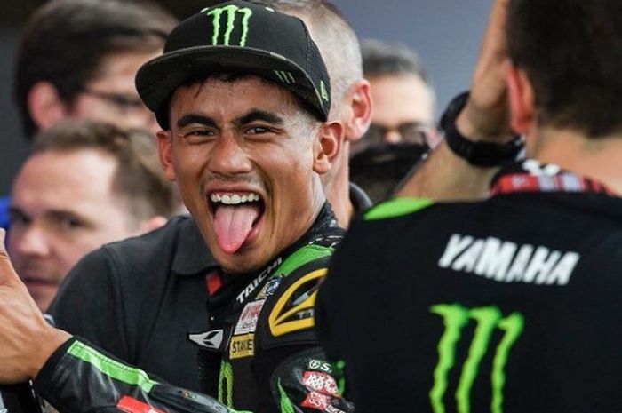 Ekspresi pebalap Malaysia, Hafizh Syahrin, usai berhasil finis di posisi sembilan pada gelaran MotoGP Argentina 2018 yang digelar Minggu (8/4/2018).