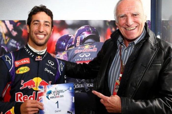 Pemilik Red Bull, Dietrich Mateschitz (kanan), dan pebalap Formula 1, Daniel Ricciardo.