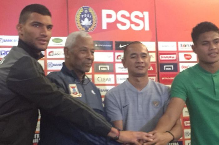 Sesi jumpa pers timnas Indonesia melawan timnas Mauritius di Cikarang, Jawa Barat, Senin (10/9/2018)