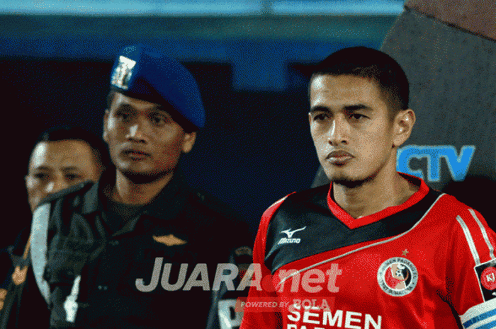 kapten Semen Padang, Hengky Ardiles