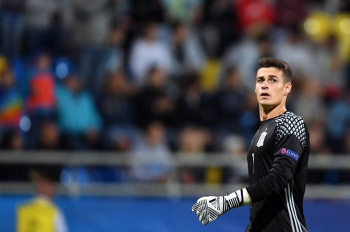 Kiper Spanyol, Kepa Arrizabalaga, beraksi pada laga Euro U-21 kontra Portuugal di Gdynia, Polandia, 20 Juni 2017.