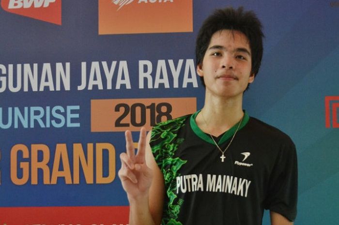 Pebulu tangkis tunggal putra junior, Alden Putra Mainaky berpose di sela penyelenggaraan Pembangunan Jaya Raya Junior GP Gold 2018 di GOR PB Jaya Raya, Bintaro, Tangerang, Rabu (4/4/2018).