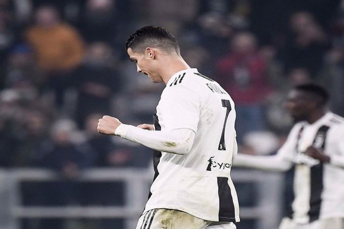 Ekspresi penyerang Juventus, Cristiano Ronaldo, saat timnya menang 1-0 atas Inter Milan pada pertandingan pekan ke-15 Liga Italia di Stadion Allianz, Turin, Jumat (7/12/2018).