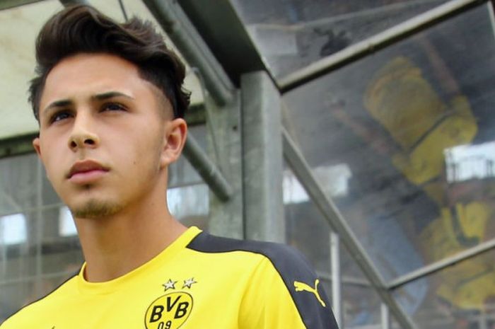 Bek kanan asal Italia yang pernah memperkuat tim muda Borussia Dortmund, Dario Scuderi.