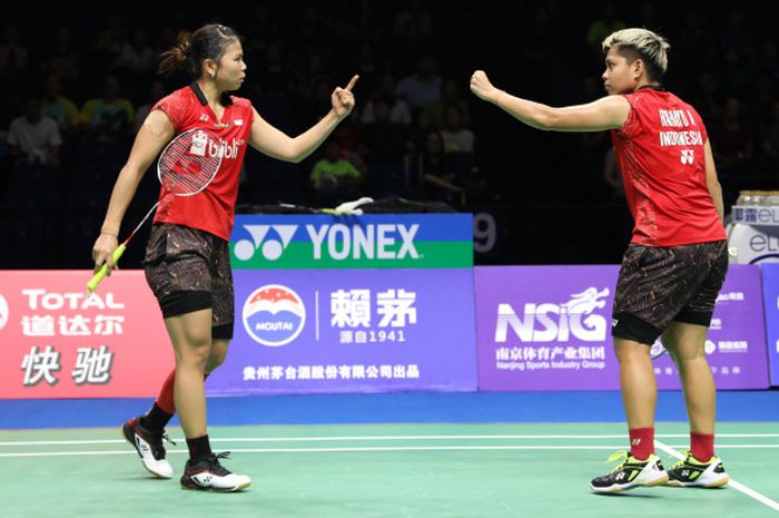 Pasangan ganda putri Indonesia, Greysia Polii/Apriyani Rahayu, saat menjalani laga perempat final Kejuaraan Dunia 2018, di Nanjing Olympic Sports Centre, China, Jumat (3/8/2018).