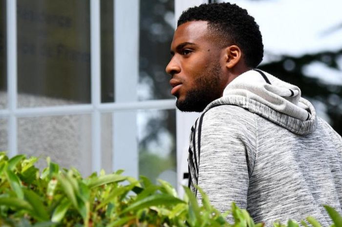 Thomas Lemar saat tiba di pusat latihan timnas Prancis, Clairefontaine, pada 29 Mei 2017 guna mempersiapkan diri menghadapi laga Kualifikasi Piala Dunia 2018 lawan Swedia, 9 Juni 2017.