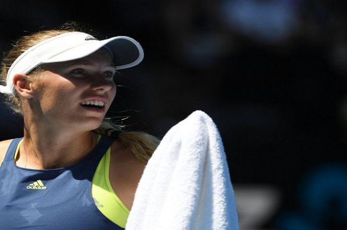 Petenis Denmark, Caroline Wozniacki, saat bertanding melawan Elise Mertens pada laga semifinal Australian Open 2018, Kamis (25/1/2018).