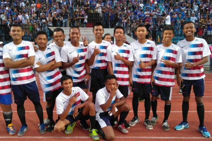 Anak gawang di laga kandang PSIS Semarang selama Liga 1 2018.