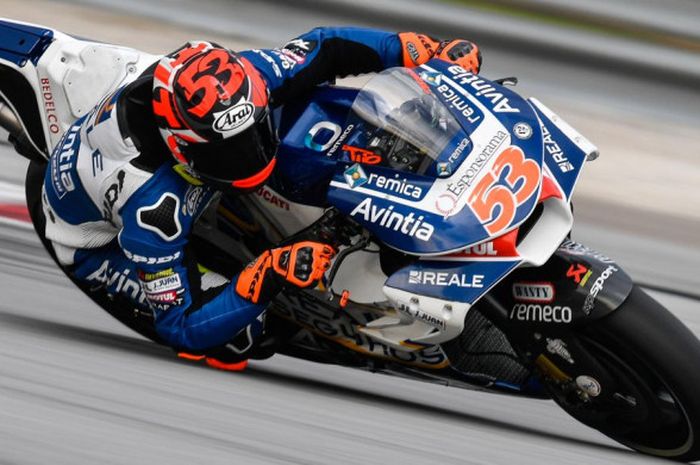 Pebalap Avintia Racing, Esteve Rabat, mengikuti tes pramusim MotoGP  di Sirkuit Sepang, Malaysia (29/1/2018).