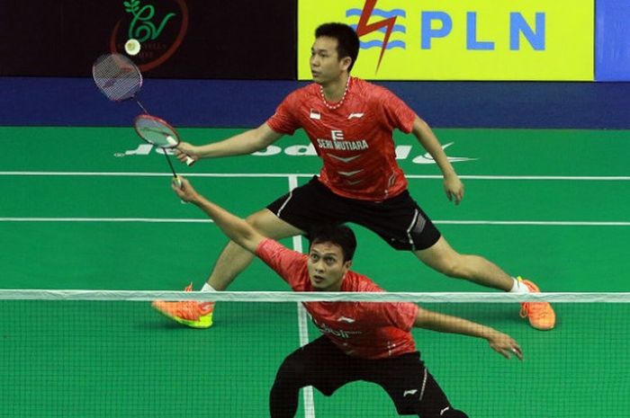 Pasangan ganda putra Mohammad Ahsan/Hendra Setiawan tampil pada semifinal Kejurnas PBSI 2017 di GOR Sahabudin, Pangkal Pinang, Jumat (30/11/2017).