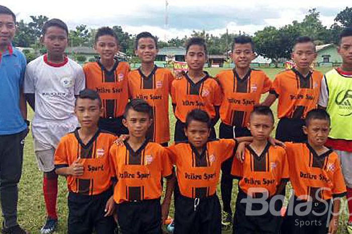 Diktra Prima berpose menjelang melawan Porodisa FC di lapangan Pondang Amurang, Minggu (27/8/2017) .