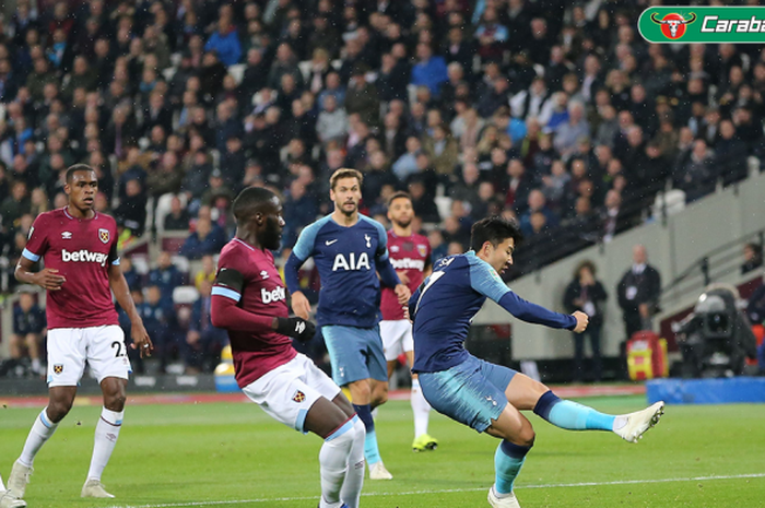  Aksi pemain Tottenham Hotspur, Son Heun-min saat melawan West Ham United di London Stadium dalam babak  keempat Piala Liga Inggris pada Rabu (31/10/2018) atau Kamis dini hari WIB 