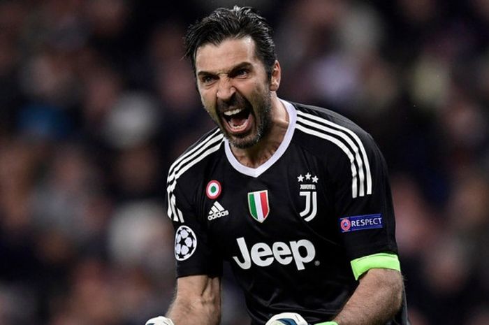 Ekspresi kiper Juventus, Gianluigi Buffon, dalam laga leg kedua perempat final Liga Champions kontra Real Madrid di Stadion Santiago Bernabeu, Madrid, Spanyol pada 11 April 2018.