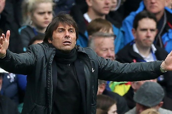  Ekspresi pelatih Chelsea, Antonio Conte, dalam laga Liga Inggris kontra Tottenham Hotspur di Stadion Stamford Bridge, London pada 1 April 2018. 