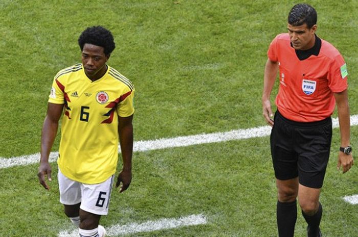 Gelandang Kolombia, Carlos Sanchez, mendapat kartu merah dalam penyisihan grup Piala Dunia 2018 kontra Jepang di  di Mordovia Arena, Selasa (19/6/2018).