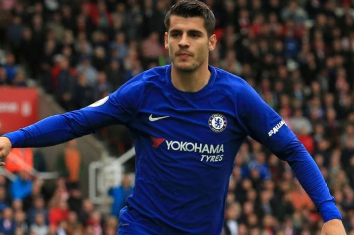 Penyerang Chelsea Alvaro Morata merayakan gol ke gawang Stoke City dalam partai Liga Inggris di Bet365 Stadium, Stoke-on-Trent, 23 September 2017.