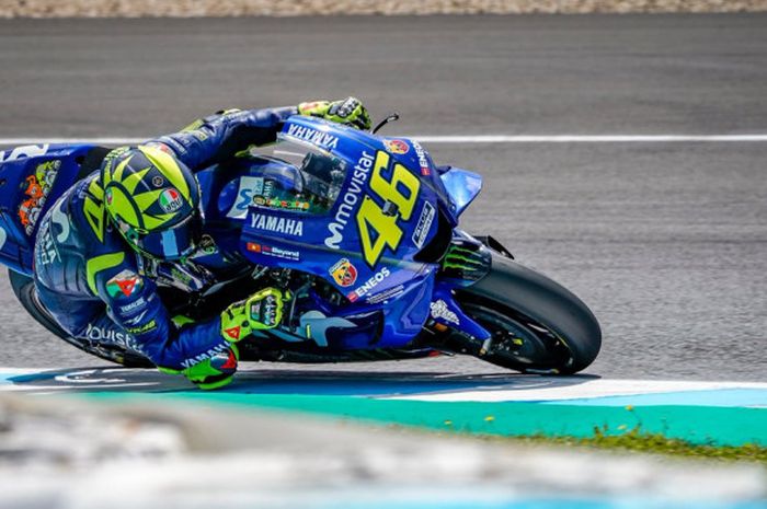 Valentino Rossi mencetak waktu lap 1 menit 39,248 detik dan berada di posisi kesembilan pada latihan bebas kedua MotoGP Spanyol di Sirkuit Jerez, Spanyol (4/5/2018).