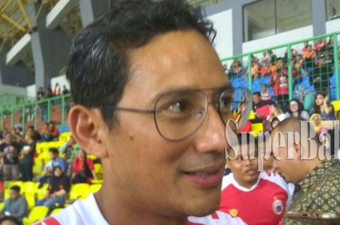 Wakil Gubernur DKI Jakarta, Sandiaga Uno bicara soal pembangunan stadion baru di sela-sela laga Persija Jakarta kontra Semen Padang, Minggu (22/10/2017).