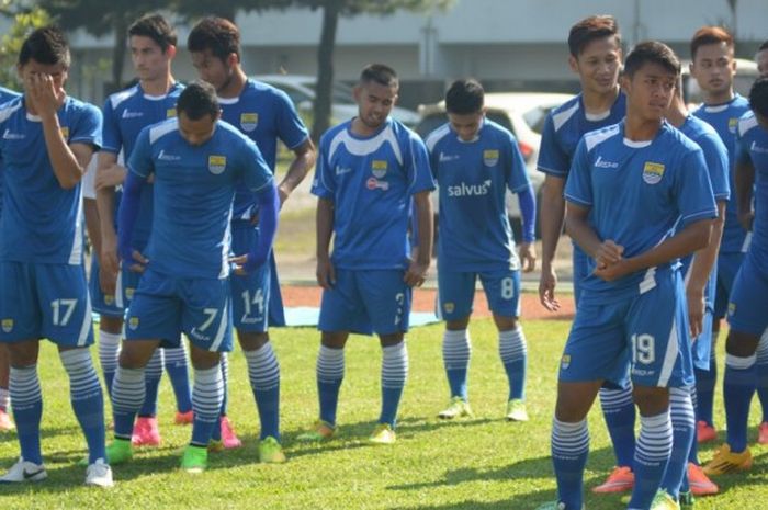 Sesi latihan persib Bandung di Lapangan Futsal Ciujung, Bandung.