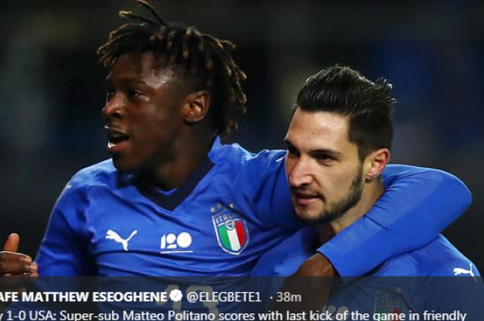 Matteo Politano (kanan) merayakan golnya untuk timnas Italia ke gawang Amerika Serikat bersama Moise Kean dalam partai uji coba di Luminus Arena, Genk, 20 November 2018.