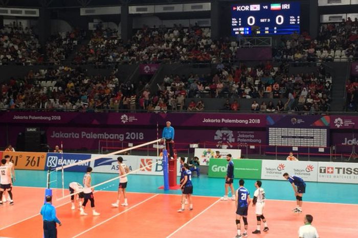  Suasana final bola voli putra Asian Games 2018 antara Korea Selatan dan Iran di Tennis Indoor Senayan, Jakarta, Sabtu (1/9/2018)