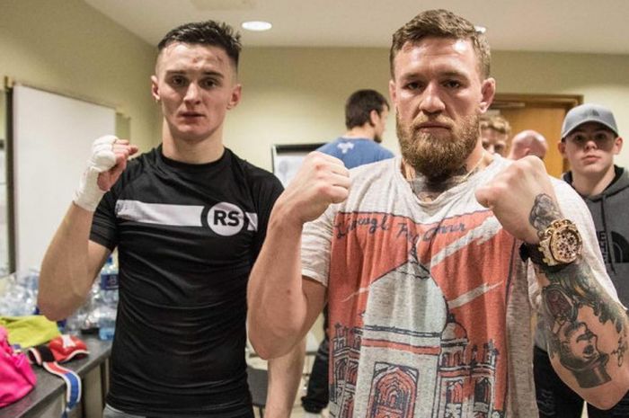 Connor McGregor Saat Memberi Dukungan pada temannya di Irlandia