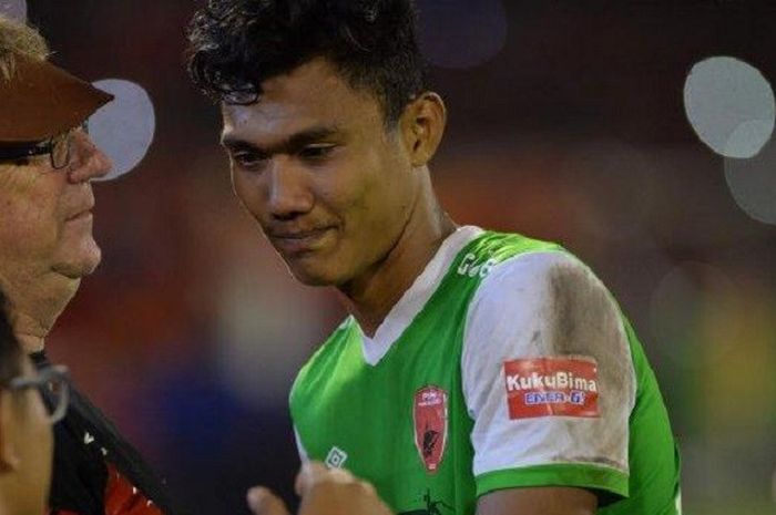 Kiper Muda PSM Makassar, Hilman Syah, Mendapat Apresiasi dari Pelatihnya, Robert Rene Alberts, Setelah Berhasil Tampil Baik Kala Bersua Bali United di Stadion Andi Mattalatta, Kota Makassar pada Minggu (25/11/2018)