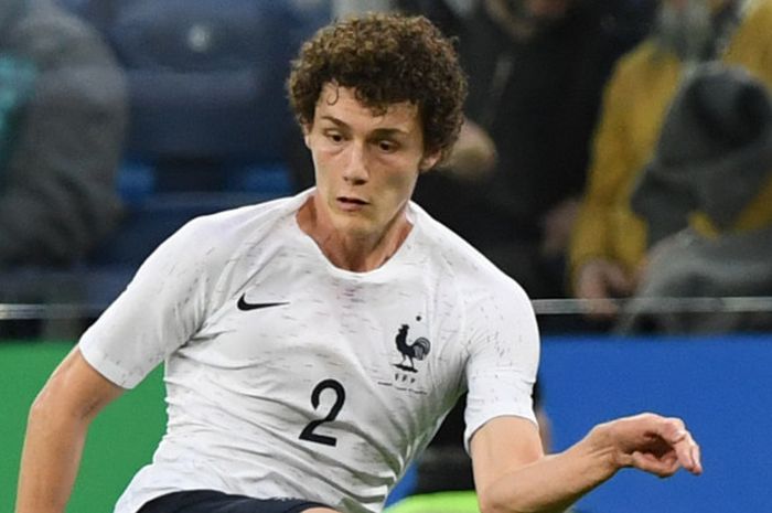 Bek timnas Prancis, Benjamin Pavard, dalam laga uji coba melawan Rusia, 27 Maret 2018 di Saint Petersburg Stadium.