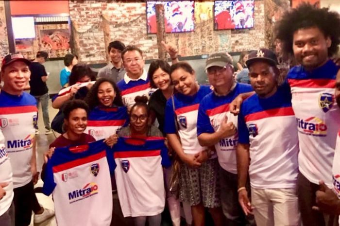 Skuat dan ofisial Uni Papua FC Los Angeles.