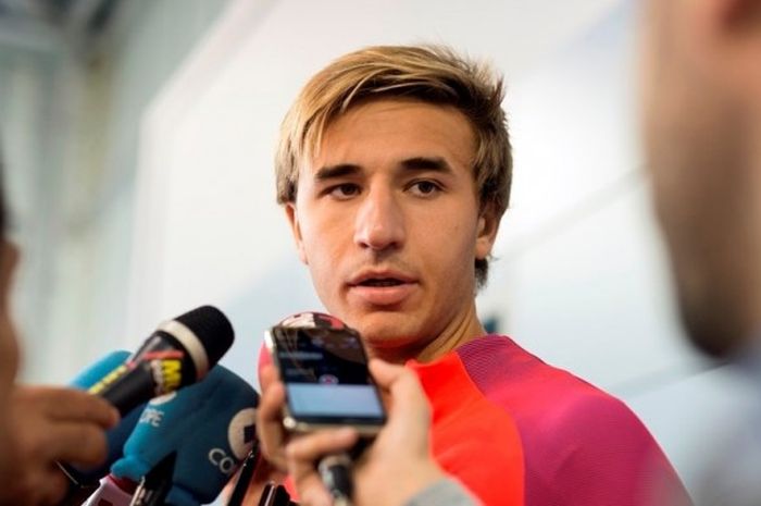 Sergi Samper menjalani latihan bersama Barcelona di St George's Park, Inggris, 28 Juli 2016.